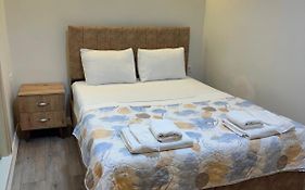 Pilot Hotel 2